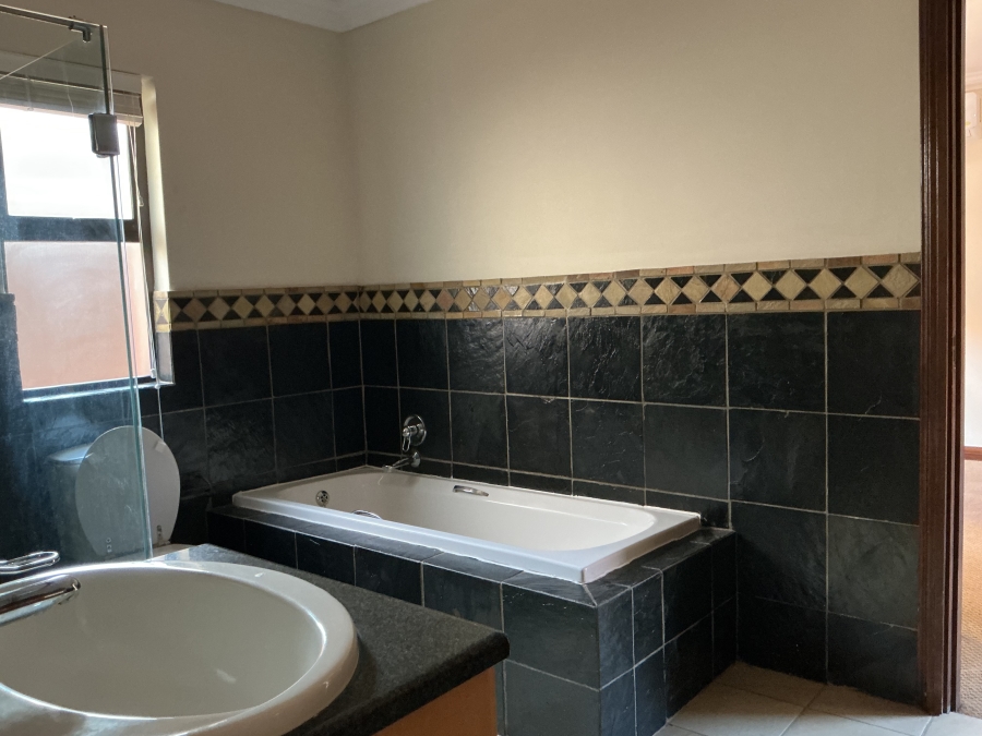 4 Bedroom Property for Sale in Pecanwood Estate North West